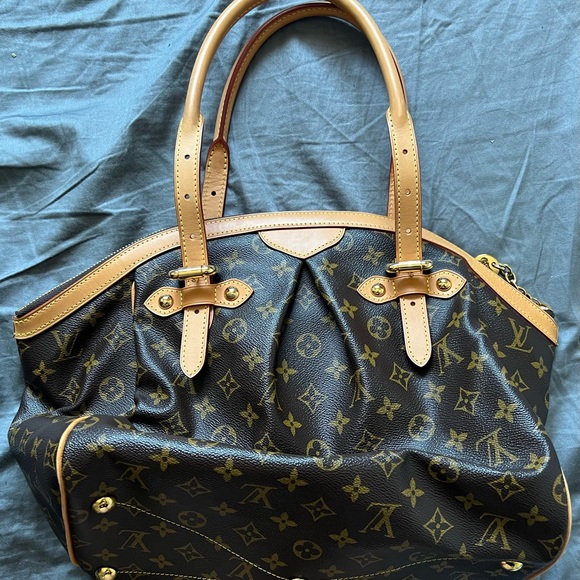 Louis Vuitton Handbags - Louis Vuitton tivoli gm